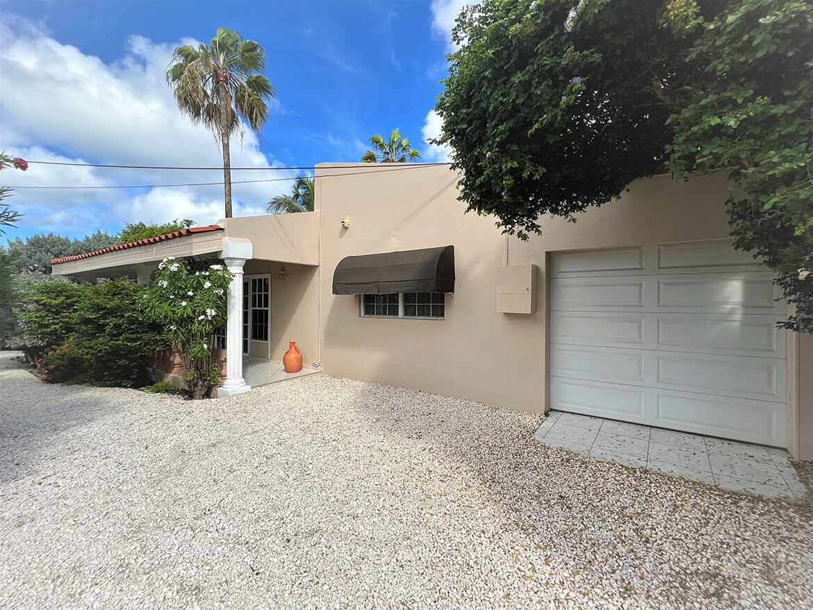 Villa Romantica for Long Term Rentals in Noord, Aruba