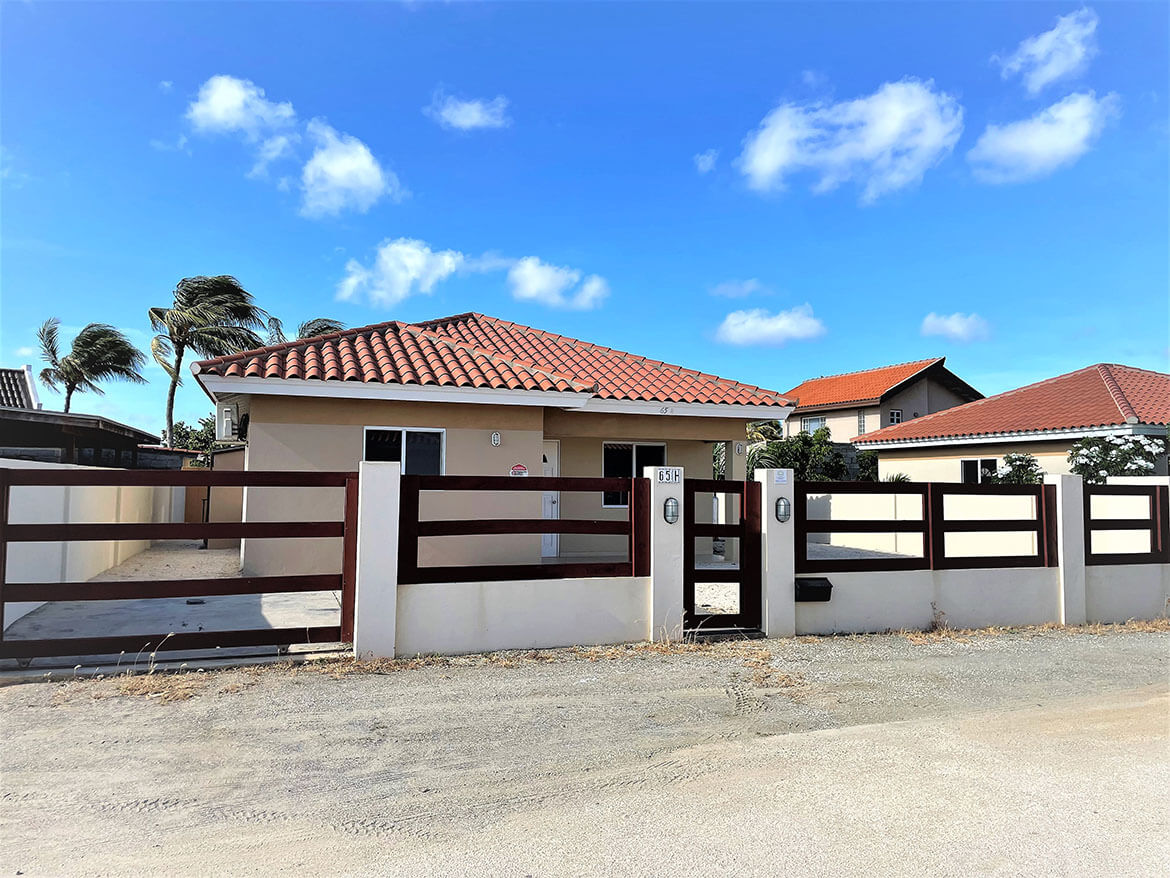 Tanki Leendert 65 H Apartment for Long Term Rentals